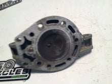 Load image into Gallery viewer, 1997 95-06 KDX200 OEM CYLINDER HEAD DOM COVER MOTOR TOP END 11001-1317 ENGINE