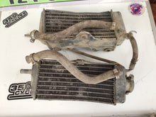 Load image into Gallery viewer, 1988 Honda CR125 Radiators And Hoses Left Right Honda CR125R Radiators
