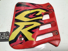 Load image into Gallery viewer, CR 125 HONDA ** 1987 CR 125R 1987 RADIATOR SHROUD cr125