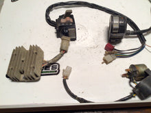 Load image into Gallery viewer, 2003 Yamaha Warrior 350 RIGHT HANDLE BAR KILL OFF START SWITCH SWITCHES