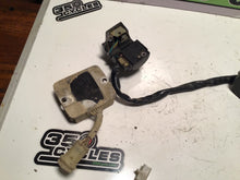 Load image into Gallery viewer, 2003 Yamaha Warrior 350 RIGHT HANDLE BAR KILL OFF START SWITCH SWITCHES