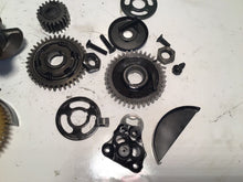 Load image into Gallery viewer, 1999 - 2004 Yamaha TTR225 TTR 225 OEM OIL PUMP ASSEMBLY Crank gears counter bal