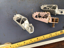 Load image into Gallery viewer, 1991 - 1997 Kawasaki KX80 KX 80 OEM FOOT PEGS Set Foot rest