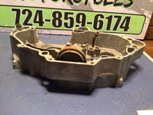 Load image into Gallery viewer, 02 Yamaha YZ 426F YZ 426 Right Engine Crankcase Case 5SF-15150-00-00 2002