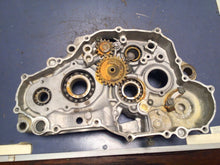 Load image into Gallery viewer, 02 Yamaha YZ 426F YZ 426 Right Engine Crankcase Case 5SF-15150-00-00 2002