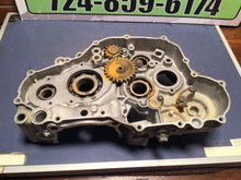 Load image into Gallery viewer, 02 Yamaha YZ 426F YZ 426 Right Engine Crankcase Case 5SF-15150-00-00 2002