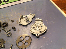 Load image into Gallery viewer, 79-03 HONDA XR80 XR 80 PUMP ASSY OIL kicker gear engine hardware primary gear
