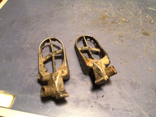 Load image into Gallery viewer, YAMAHA YZ125 YZ85 YZ125 YZ400F YZ426F FOOT PEGS OEM 2002 yz426