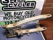 Load image into Gallery viewer, 1996 96 Yamaha XT225 XT-225 / OEM Original SWINGARM SWING ARM serow linkage