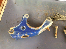 Load image into Gallery viewer, 1996 96 YAMAHA XT 225 XT225 FRONT ENGINE MOTOR MOUNT W/ BOLTS HARDWARE