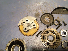 Load image into Gallery viewer, 1992-2006 Yamaha XT225 XT 225 Serow Oil Pump Clutch Side Engine Motor Gear Parts