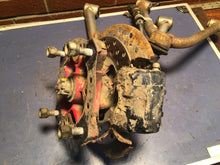 Load image into Gallery viewer, 1991 HONDA TRX250X FRONT LOWER UPPER RIGHT CONTROL A ARMS KNUCKLE HUB Caliper