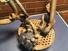 Load image into Gallery viewer, 1991 HONDA TRX250X FRONT LOWER UPPER RIGHT CONTROL A ARMS KNUCKLE HUB Caliper