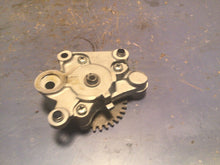 Load image into Gallery viewer, 1987 - 1992 HONDA TRX250X OEM OIL PUMP 250x