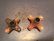 Load image into Gallery viewer, HONDA TRX 250X 300EX 400EX REAR WHEEL AXLE HUB WITH LUG NUTS 42410-HC0-000