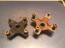 Load image into Gallery viewer, HONDA TRX 250X 300EX 400EX REAR WHEEL AXLE HUB WITH LUG NUTS 42410-HC0-000