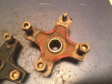 Load image into Gallery viewer, HONDA TRX 250X 300EX 400EX REAR WHEEL AXLE HUB WITH LUG NUTS 42410-HC0-000