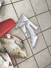 Load image into Gallery viewer, 2004 - 2007 HONDA CRF250R CRF250 R GENUINE COMP PLASTIC KIT Fender Tank Shrouds