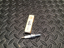 Load image into Gallery viewer, 1 pc NGK 6607 CPR8EB-9 Standard Spark Plugs for 94702-00428 92070-0020