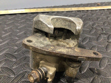 Load image into Gallery viewer, GENUINE OEM 2001 HONDA SPORTRAX 400 TRX400EX FRONT BRAKE CALIPER SET BINDER PADS