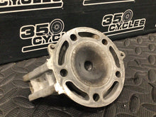 Load image into Gallery viewer, 96 97 KAWASAKI KX 125 KX125 OEM CYLINDER HEAD ENGINE MOTOR JUG CAP 11001-1435