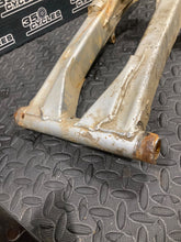 Load image into Gallery viewer, 1999 Yamaha Warrior 350 Swingarm Swing Arm 3GD-22110-20-35 1990-2004