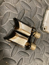 Load image into Gallery viewer, 2003 SUZUKI RM85 RM85L OEM K3 ENGINE POWER VALVE GOVERNOR ASSEMBLY 11250-03B00