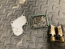 Load image into Gallery viewer, 2003 SUZUKI RM85 RM85L OEM K3 ENGINE POWER VALVE GOVERNOR ASSEMBLY 11250-03B00