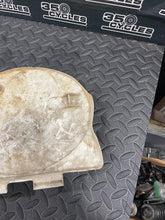 Load image into Gallery viewer, Yamaha XT500 White Right Hand Side Cover 4-047