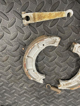 Load image into Gallery viewer, for Yamaha XT500 1976-1979 1980-1989 Rear Brake Shoes