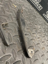 Load image into Gallery viewer, 1976 - 1981 Yamaha TT500 TT 500 XT500 XT Complete Timing Chain Tensioner Guide