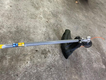 Load image into Gallery viewer, CRAFTSMAN WS2200 25-cc 2-cycle 17-in Straight Shaft Attach Capable RUMS GREAT