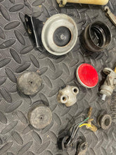 Load image into Gallery viewer, for Yamaha XT500 1976-1979 1980-1989 misc parts reflector twist throttle petcock