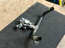 Load image into Gallery viewer, 1986 Kawasaki Zx600 Water Pump
