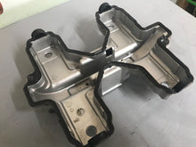 Load image into Gallery viewer, 2006 Suzuki GS500FH Valve Head Cover
