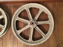 Load image into Gallery viewer, Yamaha Wheels J16xMT3.00DOT  19x1.85DOT Anahi Malleable Iron
