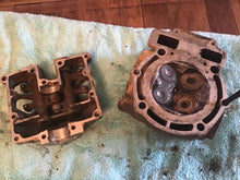 Load image into Gallery viewer, 1992 Husqvarna WXC 350 Cylinder Head Valve Assembly
