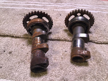 Load image into Gallery viewer, 2002 Yamaha WR250F cams exhaust intake camshaft lobes wr 250f need cleaned up
