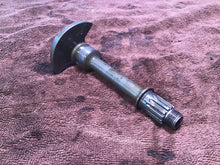Load image into Gallery viewer, 1998 Yamaha YZ400F counter balance shaft
