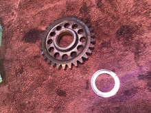 Load image into Gallery viewer, 1998 Yamaha YZ400F Secondary drive gear idle gear
