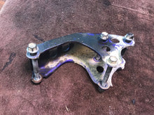 Load image into Gallery viewer, 2003 Yamaha TTR125 Front motor mount
