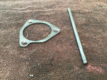 Load image into Gallery viewer, 1974 Yamaha MX250 Clutch pushrod clutch Bearing retainer
