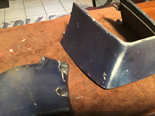 Load image into Gallery viewer, 1977 EVINRUDE Johnson OUTBOARD 75HP 75743S Lower engine covers cover
