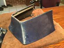 Load image into Gallery viewer, 1977 EVINRUDE Johnson OUTBOARD 75HP 75743S Lower engine covers cover
