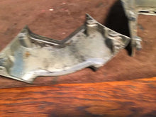 Load image into Gallery viewer, 1977 EVINRUDE Johnson OUTBOARD 75HP 75743S Lower engine covers cover
