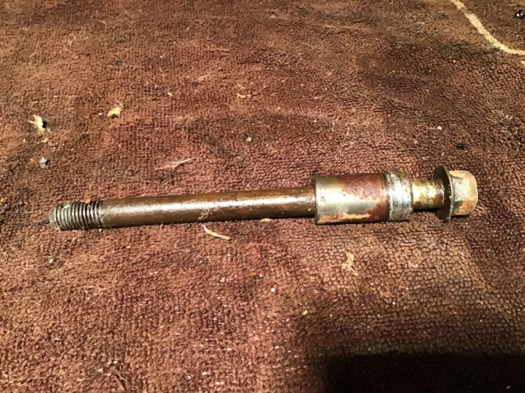 1981 Yamaha MJ50 towny Front axle w spacer no nut