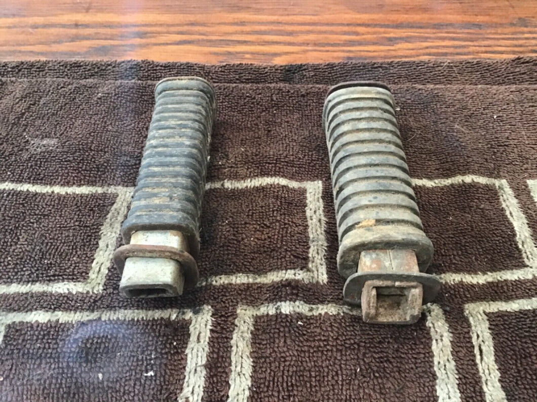 1974 Honda CB125 Rear passenger foot pegs