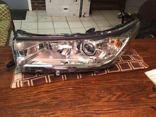 Load image into Gallery viewer, NEW LEFT HEADLIGHT FITS TOYOTA HIGHLANDER LE PLUS 2017 81150-0E330 TO2502251
