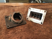Load image into Gallery viewer, 1978 Yamaha DT250 reeds intake manifold rubber intake

