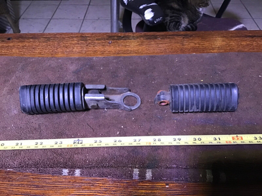 1981 1982 HONDA CB900F FOOT RESTS PEGS STEPS SET PAIR